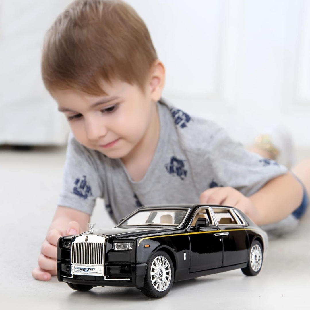Rolls Royce Phanthom | 1:24 Large Size | Die Cast Metal Pull Back | Openable Doors | Lights and Music